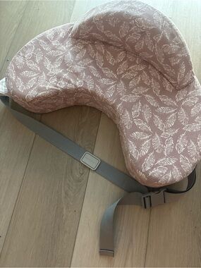 Momcozy original nursing pillow with strap in Blush Pink with Feather Print
